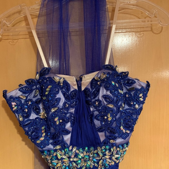 Dress - Picture 6 of 8